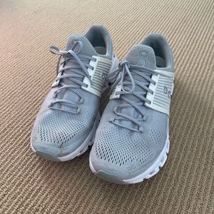 Women’s On Running Cloud Swift Size 10